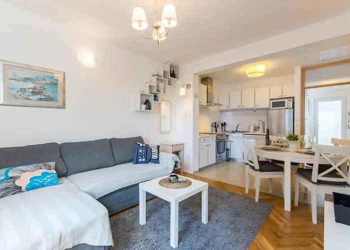 Flora Three Bedroom Near Apartamento Dubrovnik