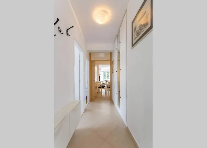 Apartamento Flora Three Bedroom Near *