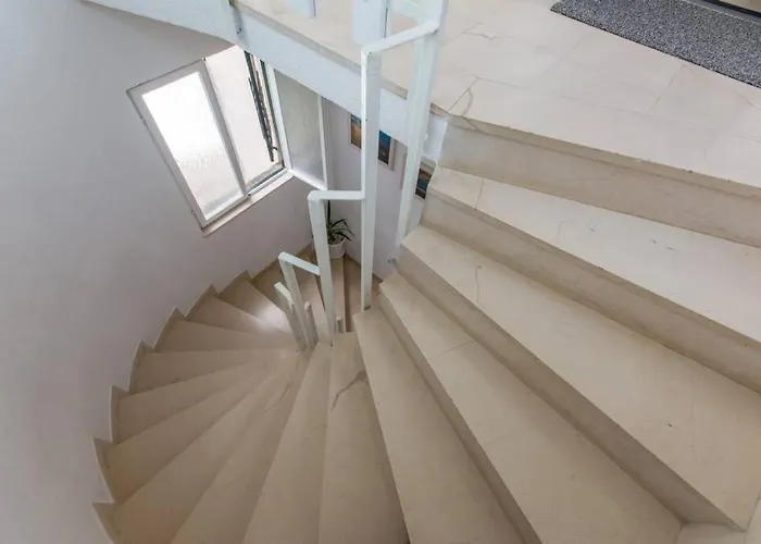 Flora Three Bedroom Near Apartamento *