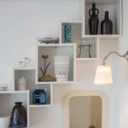 Flora Three Bedroom Near